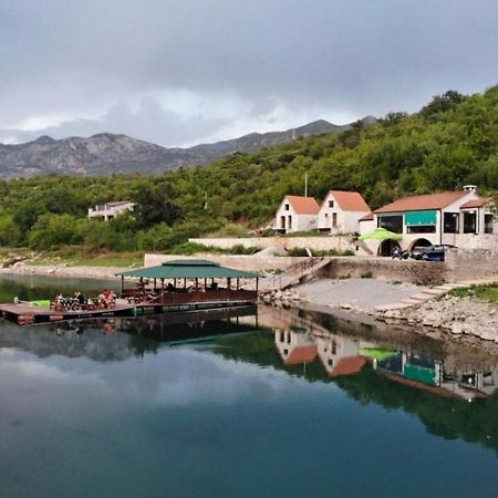 Splav "Slap" - Bungalovi Danilovgrad エクステリア 写真