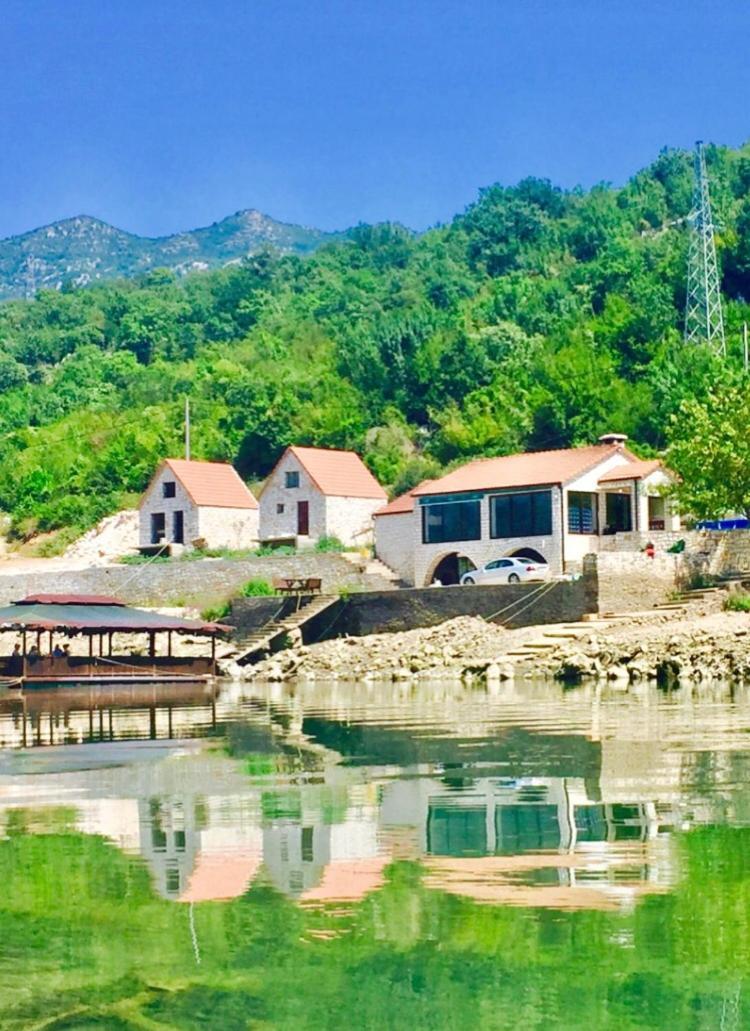 Splav "Slap" - Bungalovi Danilovgrad エクステリア 写真